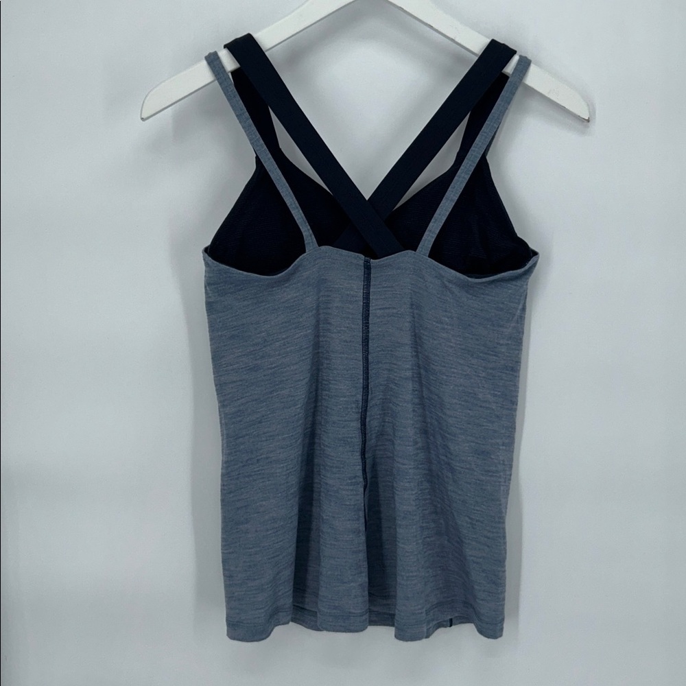 Lululemon Size 6 Heathered Blue Strappy Crossback Built In Bra Tank Top - Picture 3 of 9
